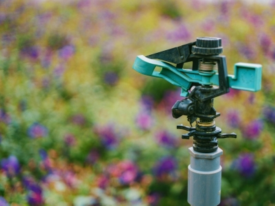 Aspersores de riego para césped: cuida y mantén tu jardín