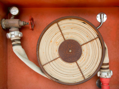 Cómo elegir la mejor manguera reforzada para riego